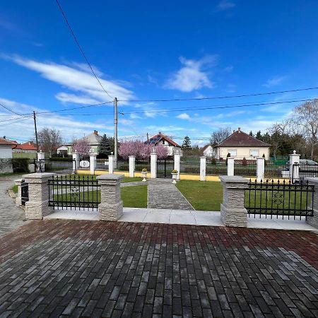 Kuria Vendeghaz Hotel Poroszlo Luaran gambar